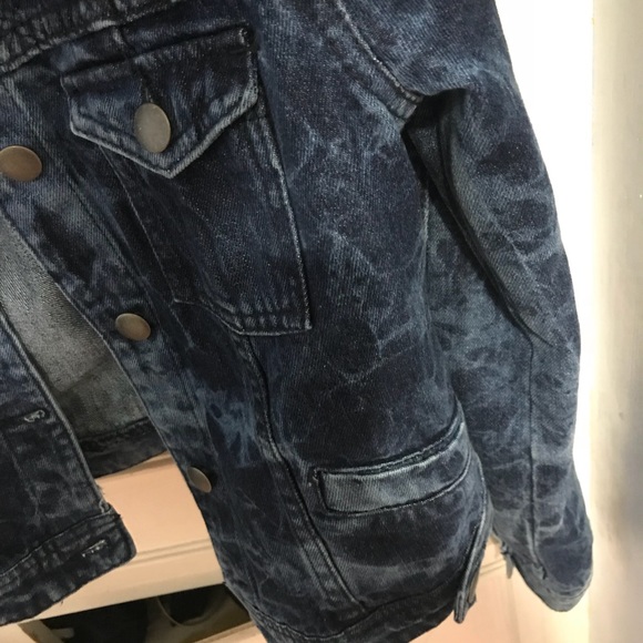 Jean jacket - Picture 2 of 3